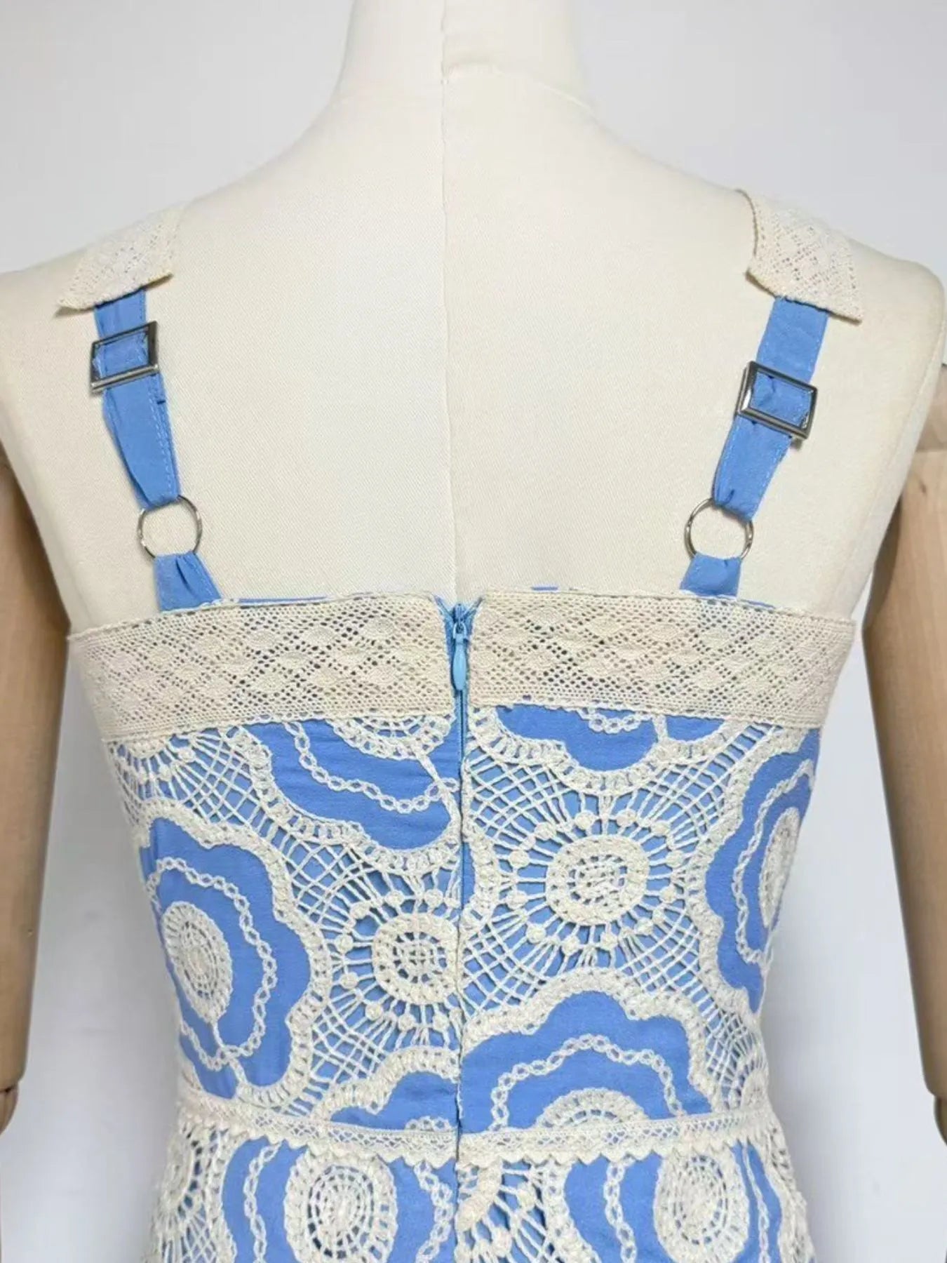 Lace Sleeveless Tiered Midi Dress - Image 8