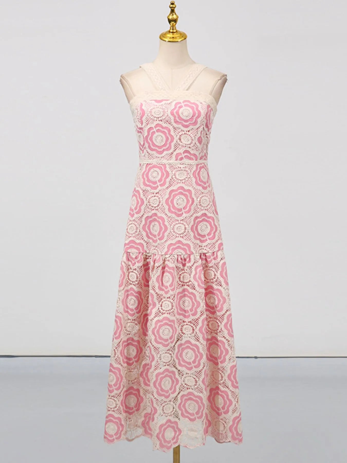 Lace Sleeveless Tiered Midi Dress - Image 12