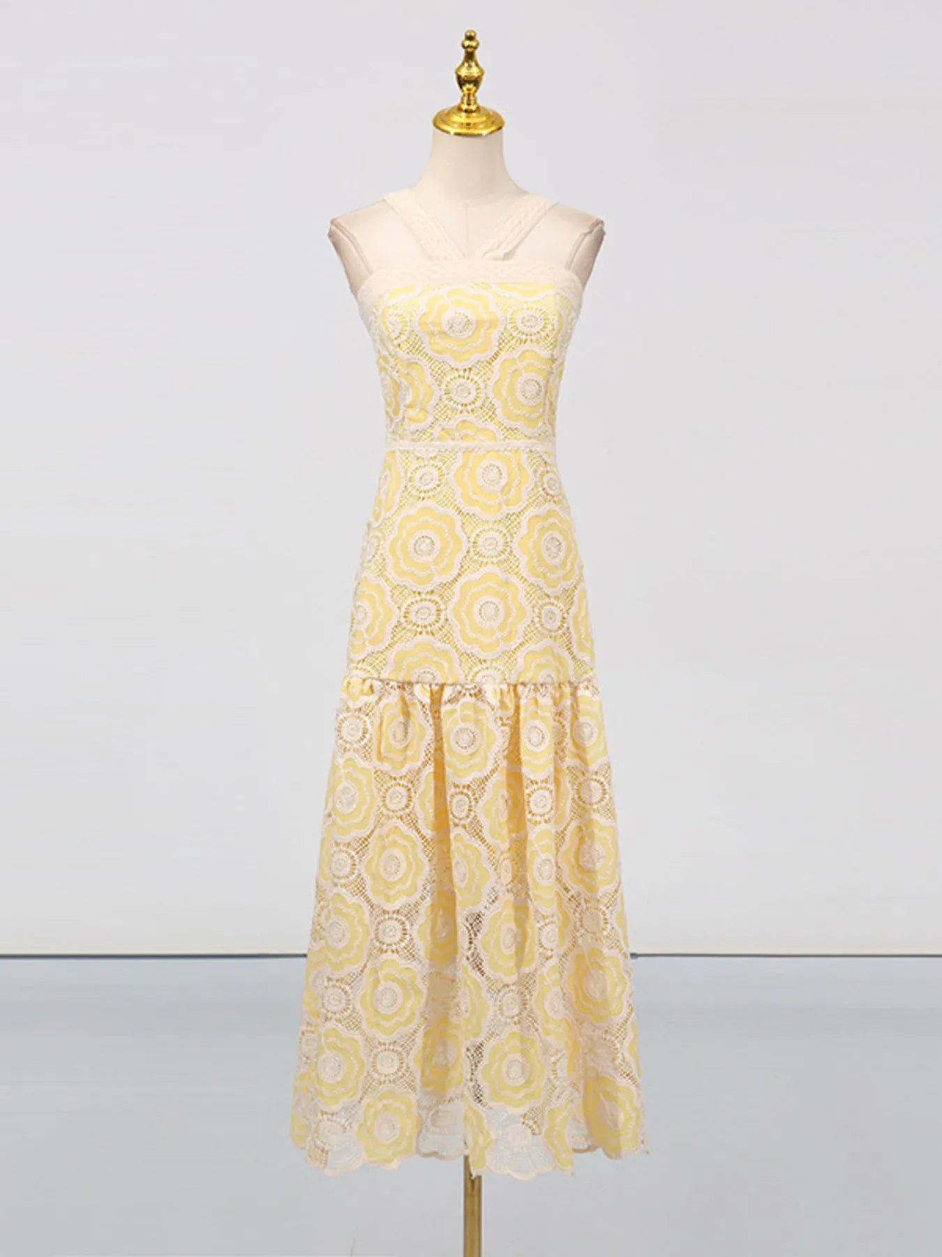 Lace Sleeveless Tiered Midi Dress - Image 30