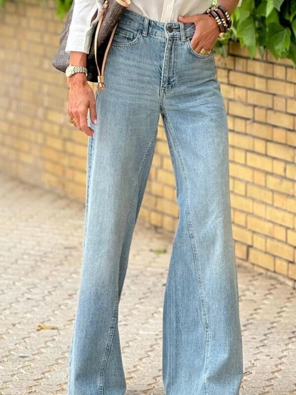 Wide Leg Jeans with Pockets - Comfort & Style